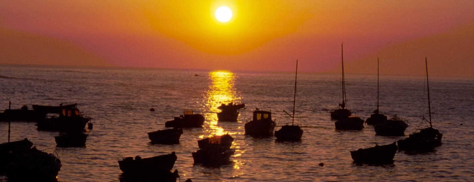 Coucher de soleil sur un port du Golfe du Morbihan